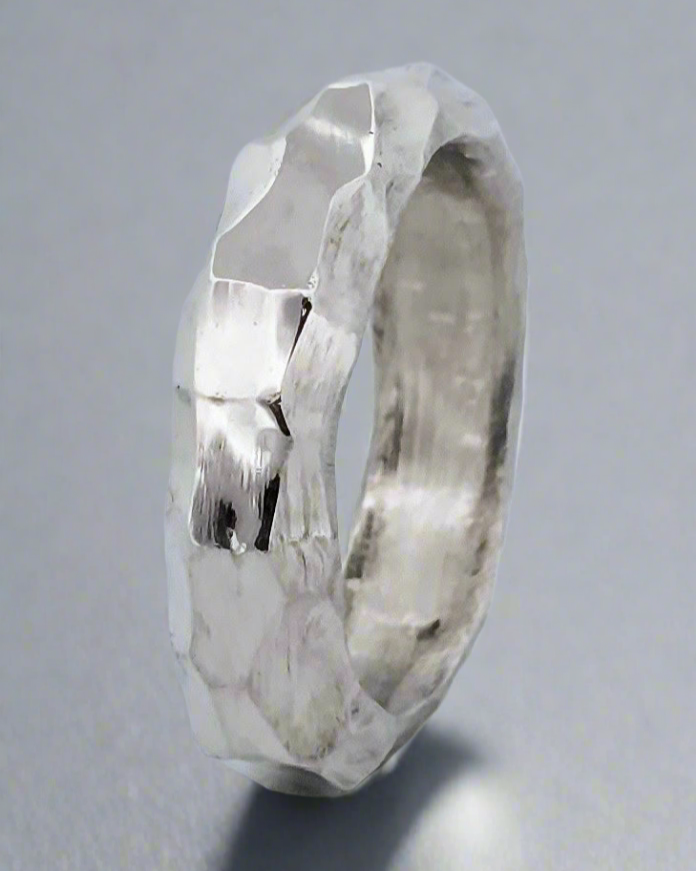 Hammered ring