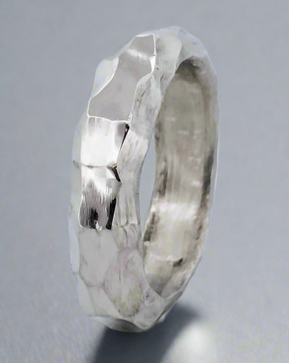 Hammered ring