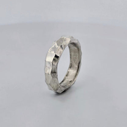 Hammered ring